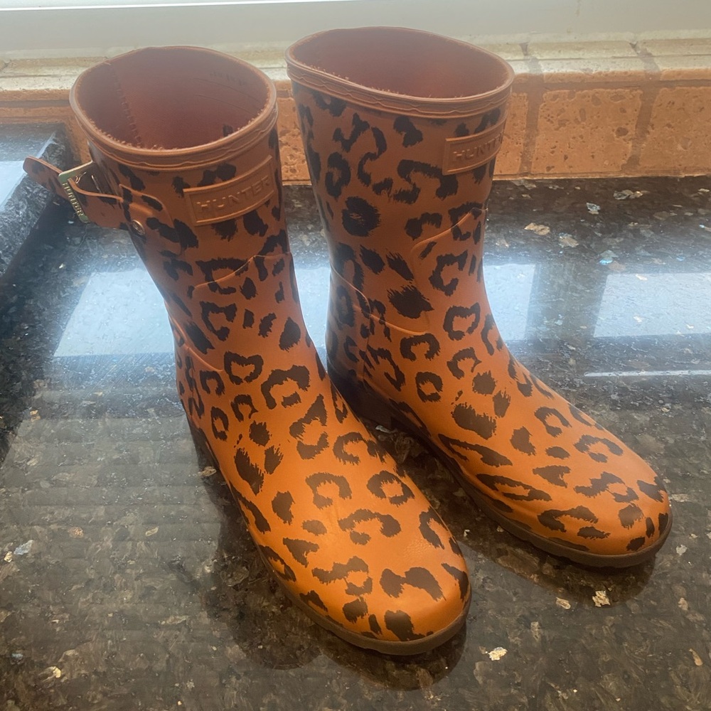 Hunter boots size 6